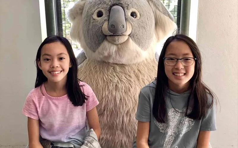 Zooey Jeong Twin sisters