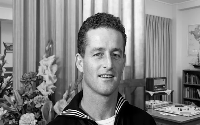 Robert E. Morrison
