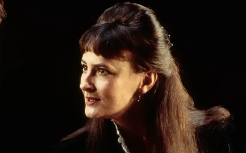 Hilary Lyon